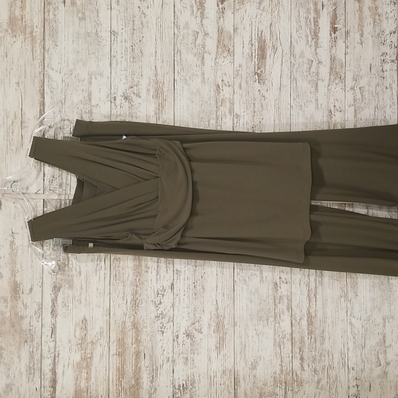 Green 2 pc. Pant set - Picture 1 of 1